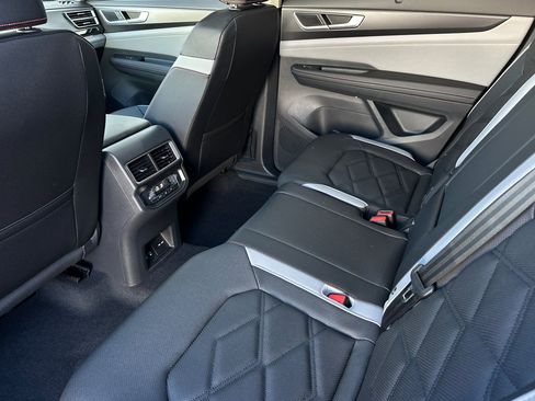 New 2025 Volkswagen Atlas Peak Edition SE AWD/4WD image 12