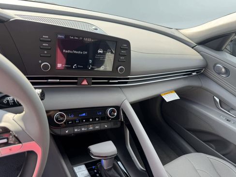 New 2026 Hyundai Elantra SEL Sport Premium FWD image 18