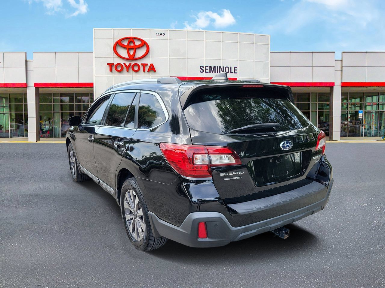 Used 2019 Subaru Outback 3.6R Touring AWD/4WD image 4