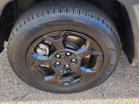 Used 2023 Jeep Compass Trailhawk image 7