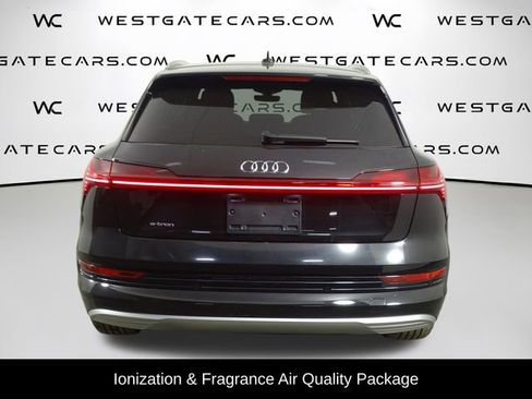 Used 2019 Audi e-tron Prestige w/ Prestige Package image 5