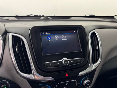 Used 2021 Chevrolet Equinox LS w/ LS Convenience Package image 17