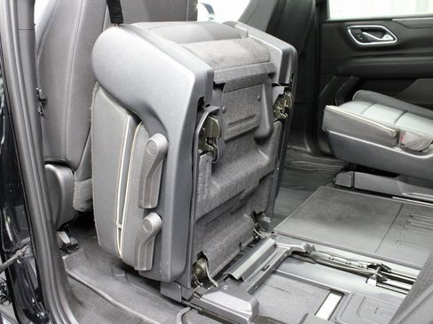 Used 2023 GMC Yukon SLT image 60