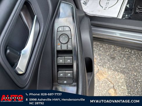 Used 2025 Nissan Rogue SV AWD/4WD image 10