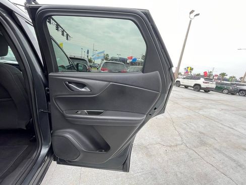 Used 2019 Chevrolet Blazer LT FWD image 13