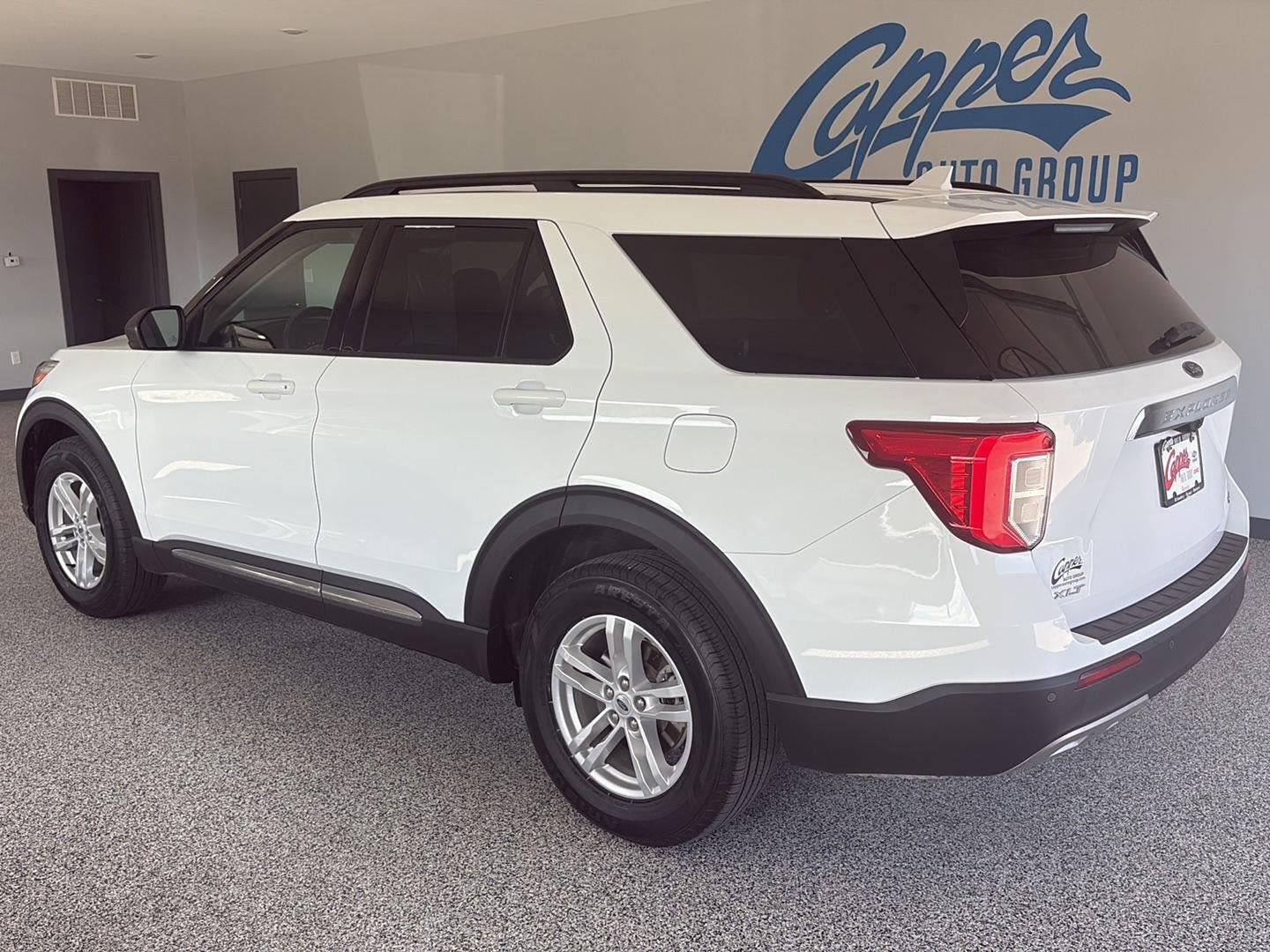 Used 2020 Ford Explorer XLT w/ Equipment Group 202A AWD/4WD image 2