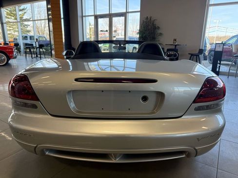 Used 2004 Dodge Viper SRT-10 image 8