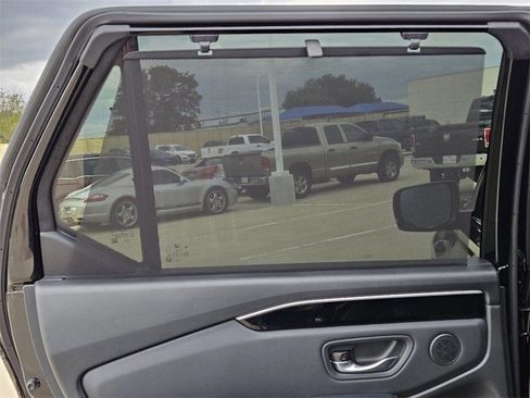 New 2025 Honda Pilot EX-L image 19