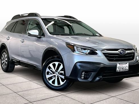 Used 2022 Subaru Outback Premium image 2