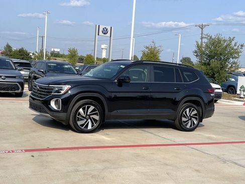 New 2026 Volkswagen Atlas SE FWD image 2
