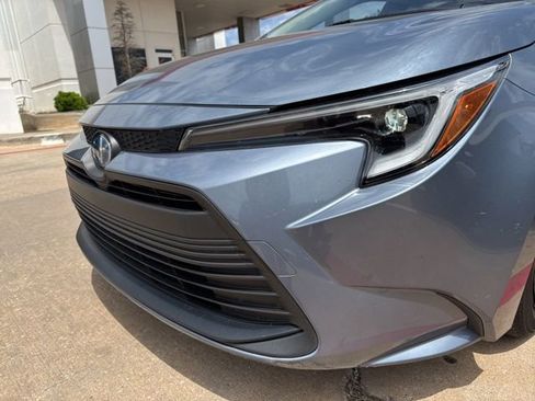Used 2023 Toyota Corolla LE FWD image 8