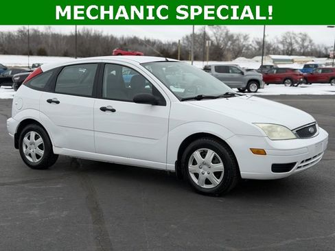 Used 2005 Ford Focus ZX5 image 1