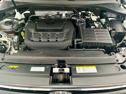 Used 2024 Volkswagen Tiguan SE R-Line FWD image 27