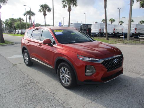 Used 2019 Hyundai Santa Fe SE FWD image 1