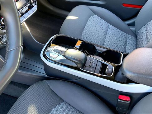 Used 2018 Hyundai Ioniq Electric image 16
