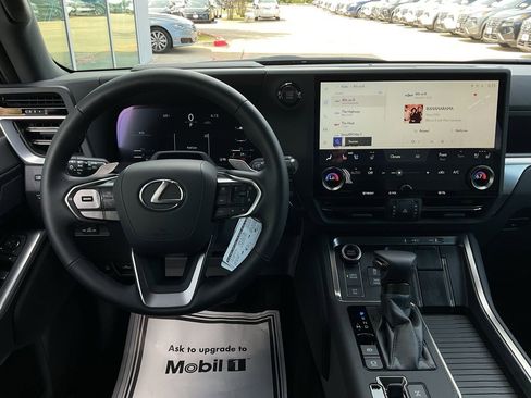 Used 2024 Lexus GX 550 w/ Accessory Package (Z1) AWD/4WD image 14