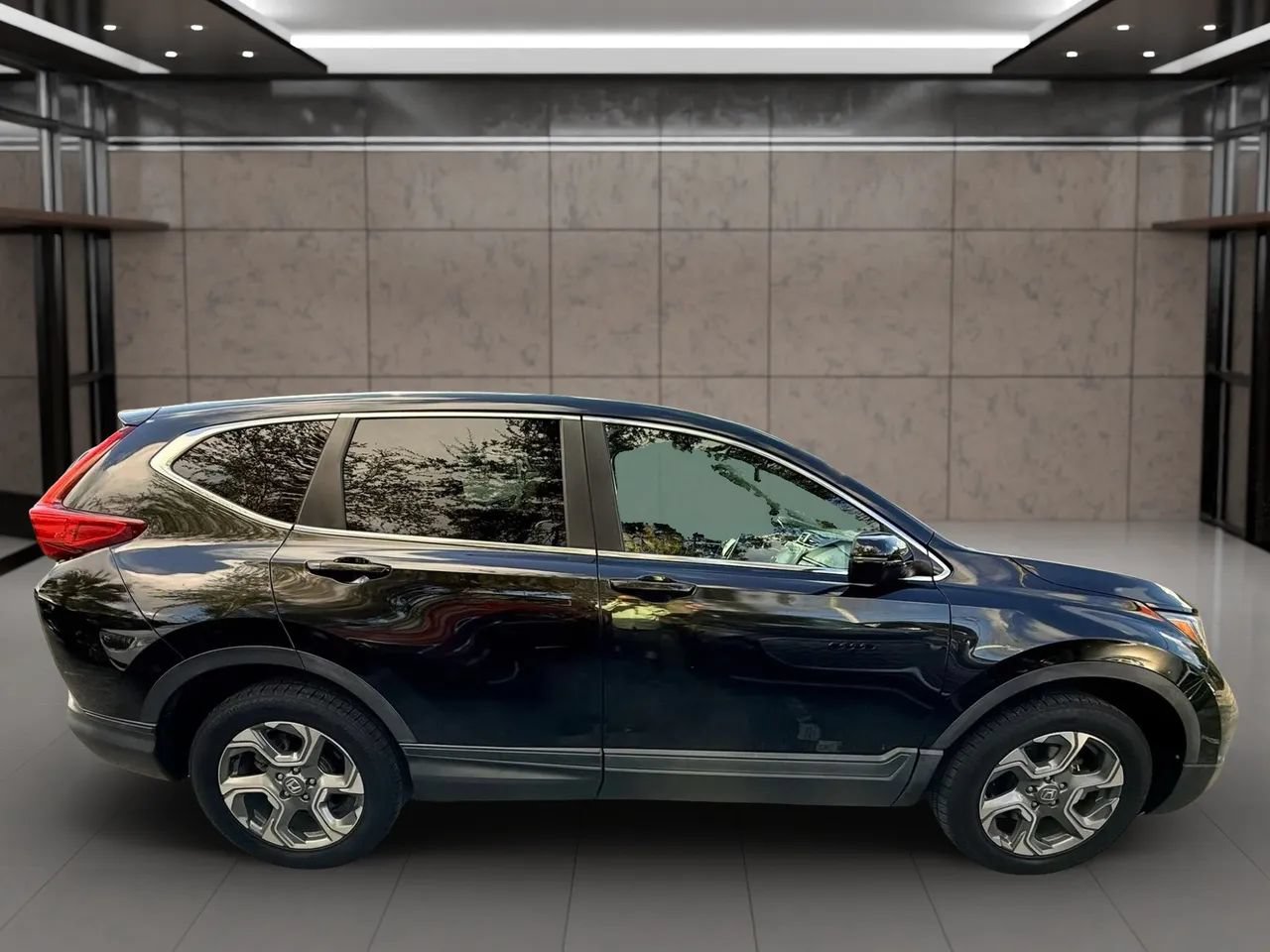 Used 2018 Honda CR-V EX-L image 2