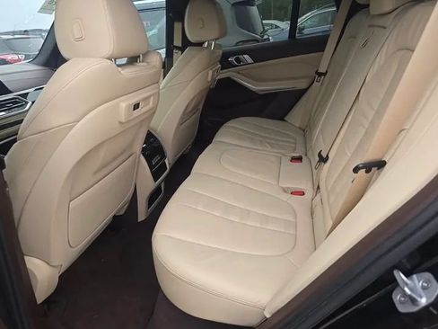 Used 2019 BMW X5 xDrive40i w/ Premium Package 2 AWD/4WD image 8