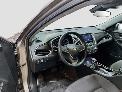 Used 2025 Chevrolet Malibu RS FWD image 9