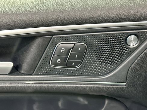 Used 2019 Ford Edge ST w/ Convenience Package image 17