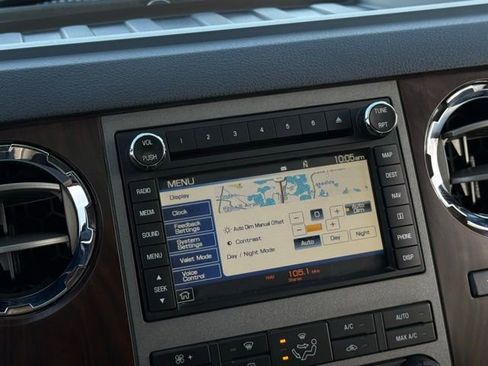 Used 2011 Ford F350 Lariat w/ Chrome Pkg image 18