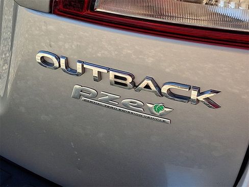 Used 2017 Subaru Outback 2.5i Limited image 35