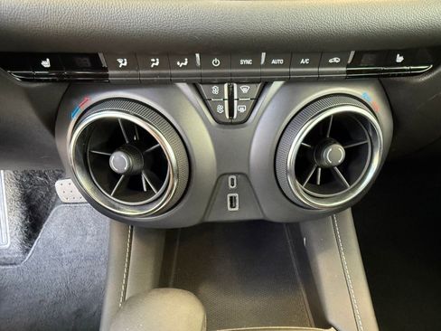 Used 2025 Chevrolet Blazer LT image 29