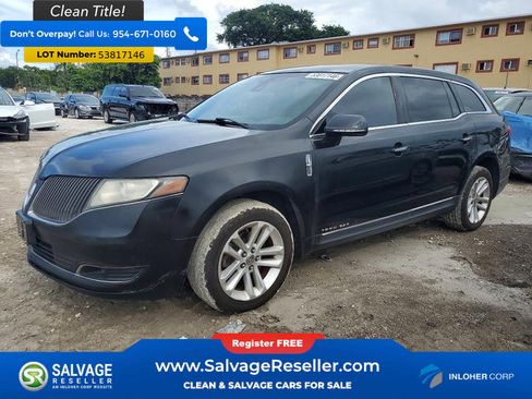 Used 2014 Lincoln MKT FWD image 1