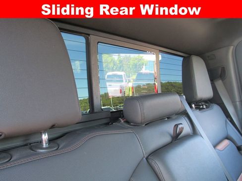 Used 2024 GMC Sierra 2500 AT4 w/ AT4 Premium Plus Package AWD/4WD image 28