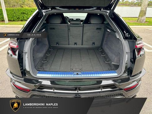 Used 2024 Lamborghini Urus S AWD/4WD image 23