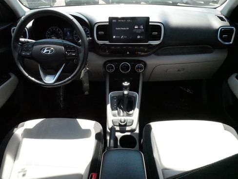 Used 2021 Hyundai Venue SEL FWD image 10