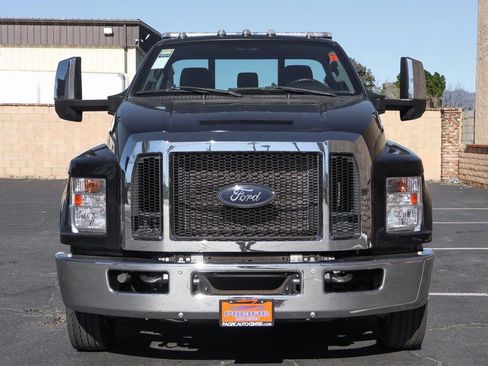 Used 2023 Ford F650 2WD Regular Cab Super Duty image 3