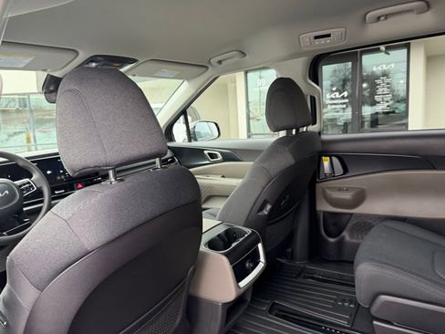 New 2026 Kia Carnival LX FWD image 19