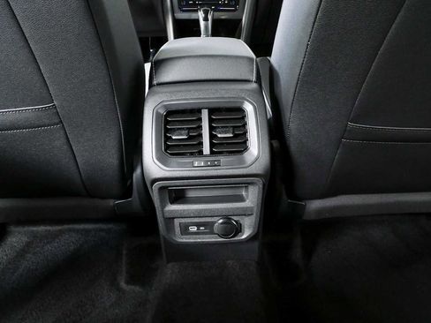 Used 2024 Volkswagen Tiguan SE R-Line image 22