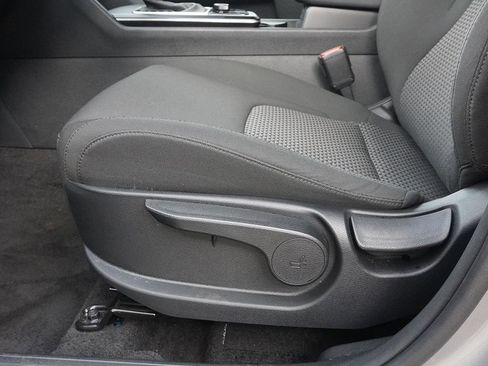 Used 2025 Kia Sportage LX AWD/4WD image 26