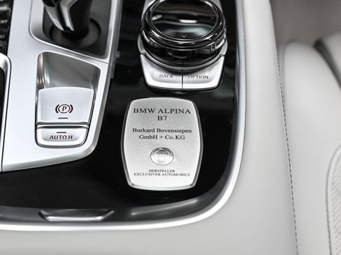 Used 2020 BMW ALPINA B7 xDrive w/ Interior Design Package image 30