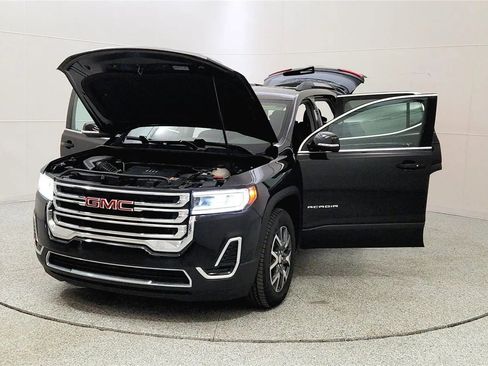 Used 2023 GMC Acadia SLE w/ Driver Convenience Package image 10