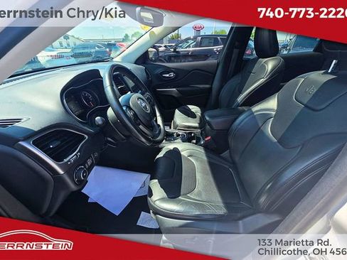 Used 2020 Jeep Cherokee Limited w/ Luxury Group AWD/4WD image 22
