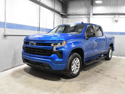 Used 2024 Chevrolet Silverado 1500 RST image 2