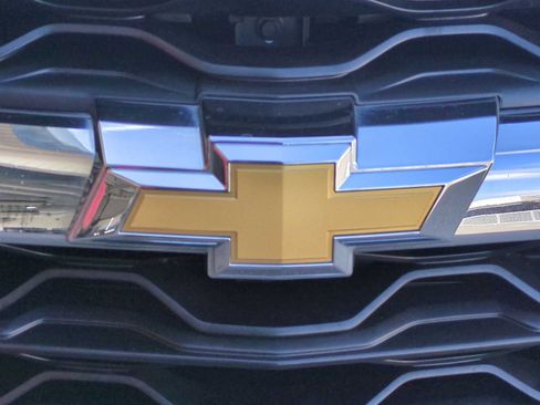 Used 2025 Chevrolet Blazer LT FWD image 8