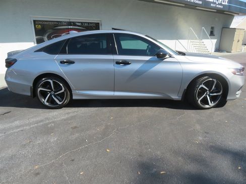 Used 2018 Honda Accord Sport image 7