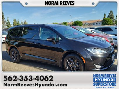 Used 2018 Chrysler Pacifica Limited w/ Advanced Safetytec Group