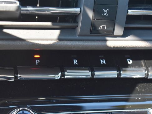 Used 2022 Lincoln Corsair AWD w/ Premium Package image 33