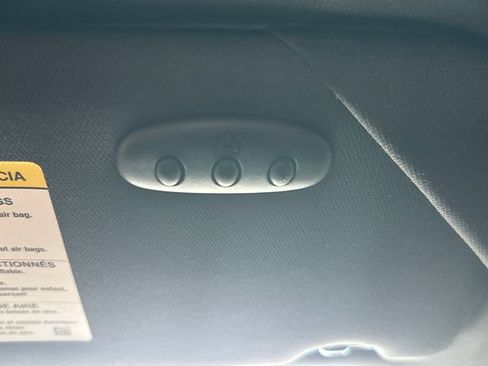 Used 2016 Ford Taurus Limited FWD image 35