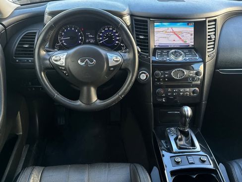 Used 2017 INFINITI QX70 w/ Premium Package image 14