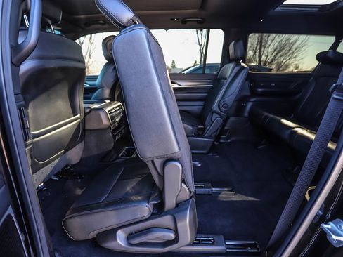 Used 2023 Jeep Wagoneer L Series III w/ Premium Group I image 25