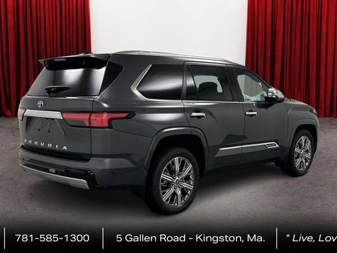 Used 2024 Toyota Sequoia Capstone AWD/4WD image 5