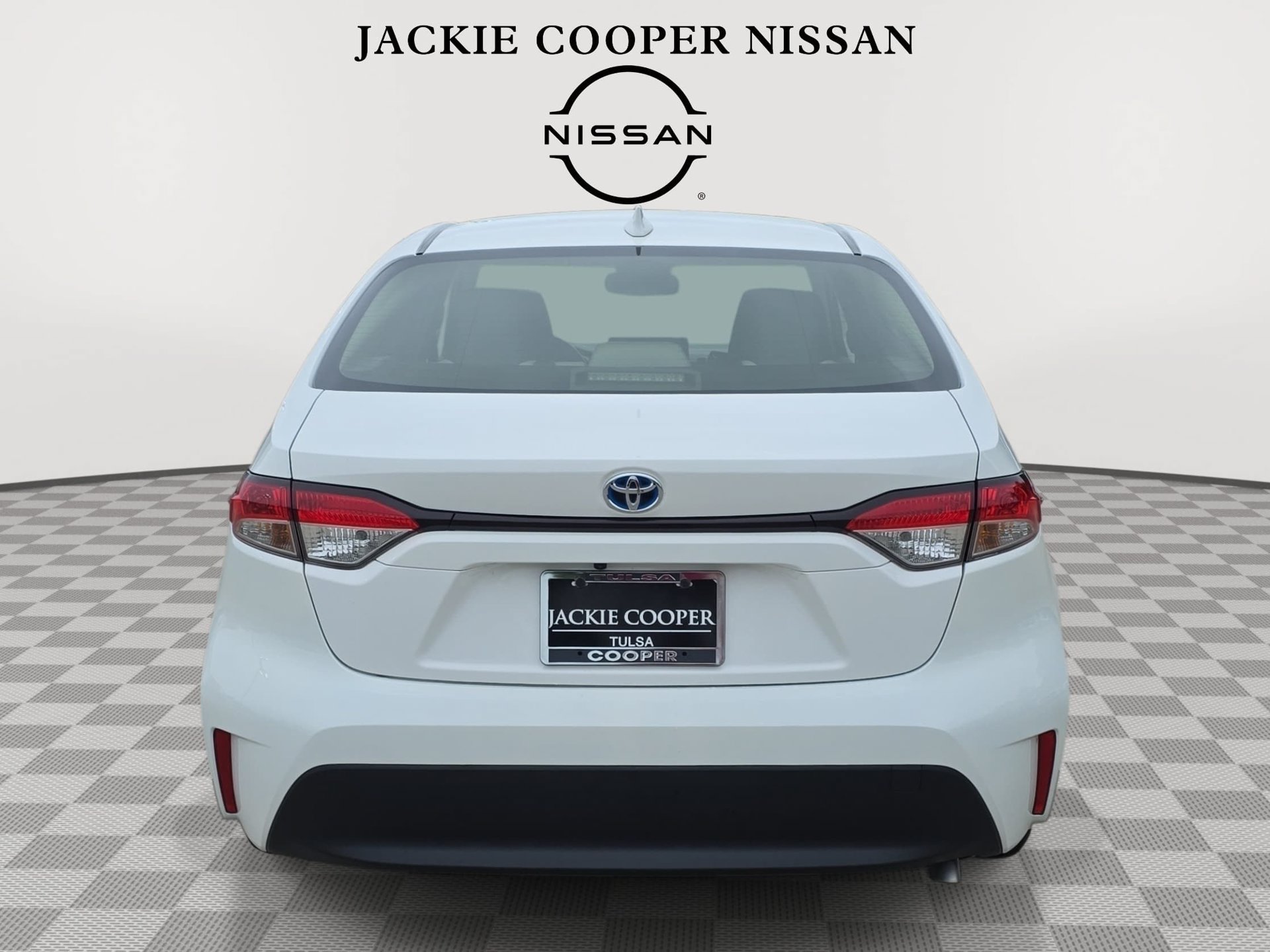 Used 2023 Toyota Corolla LE FWD image 6
