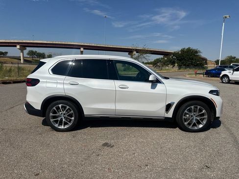 Used 2024 BMW X5 xDrive40i w/ Parking Assistance Package AWD/4WD image 4