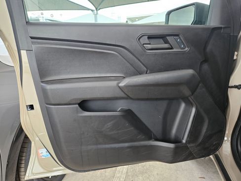 Certified 2024 Chevrolet Colorado W/T image 8